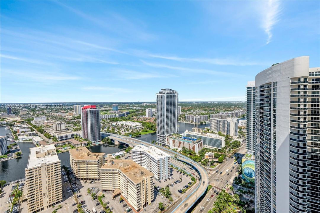 На продажу: $1,550,000 (2 спален, 2 ванн, 1782 Квадратных фут)