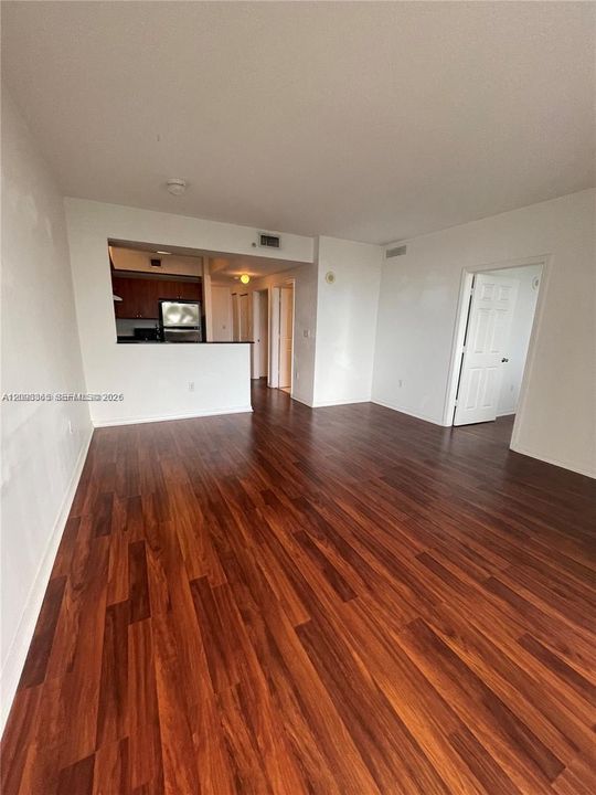 For Rent: $2,900 (2 beds, 2 baths, 929 Square Feet)