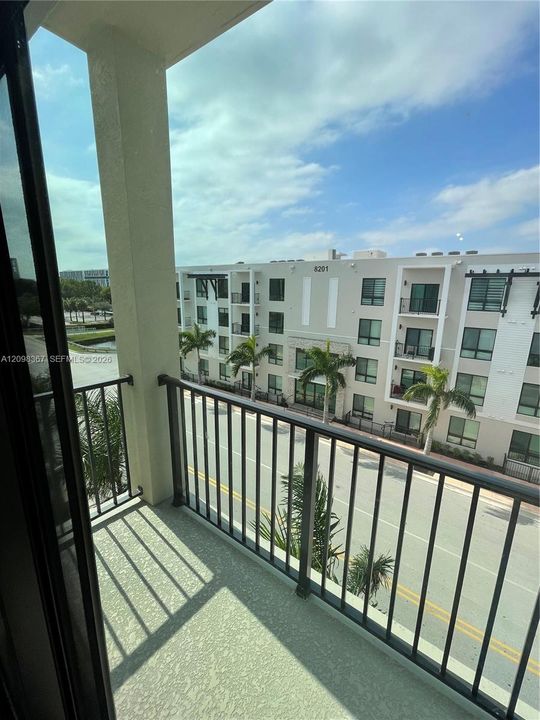 For Rent: $3,250 (2 beds, 2 baths, 1124 Square Feet)