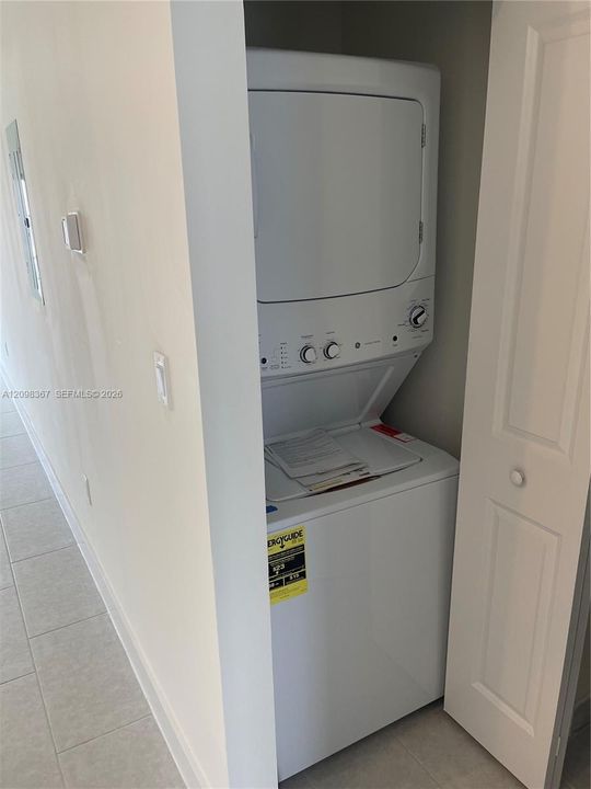 For Rent: $3,250 (2 beds, 2 baths, 1124 Square Feet)