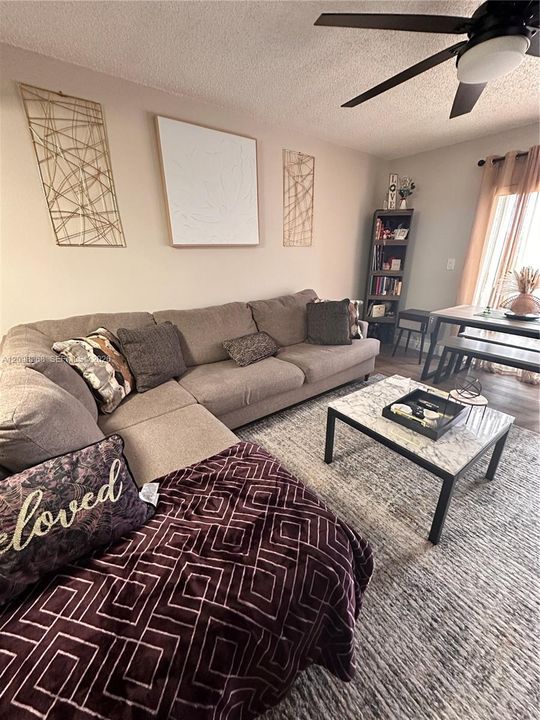 En Venta: $475,000 (2 camas, 2 baños, 1288 Pies cuadrados)