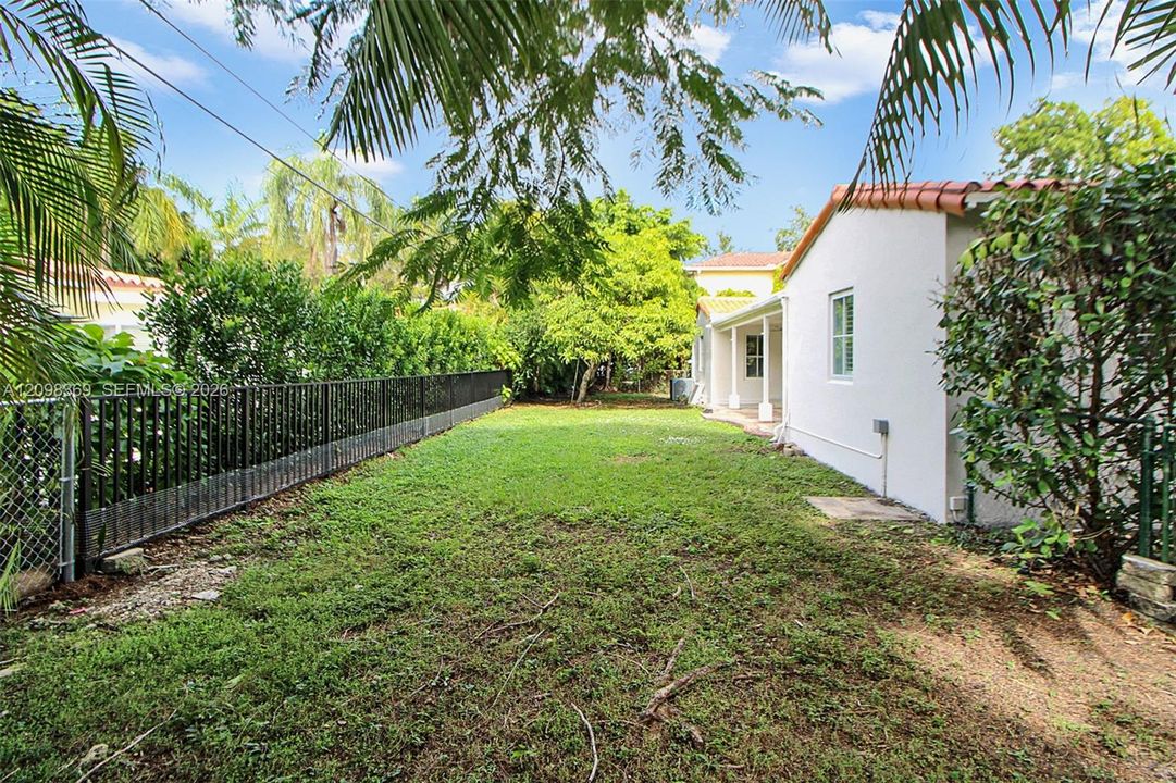 For Sale: $2,000,000 (3 beds, 2 baths, 2662 Square Feet)