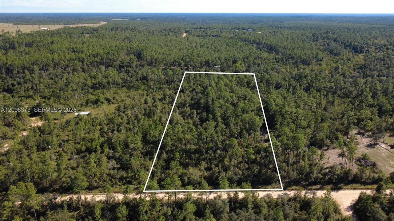 En Venta: $44,000 (5.02 acres)
