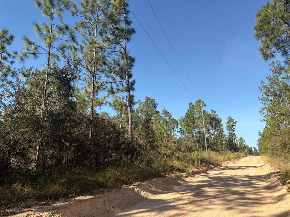 En Venta: $44,000 (5.02 acres)
