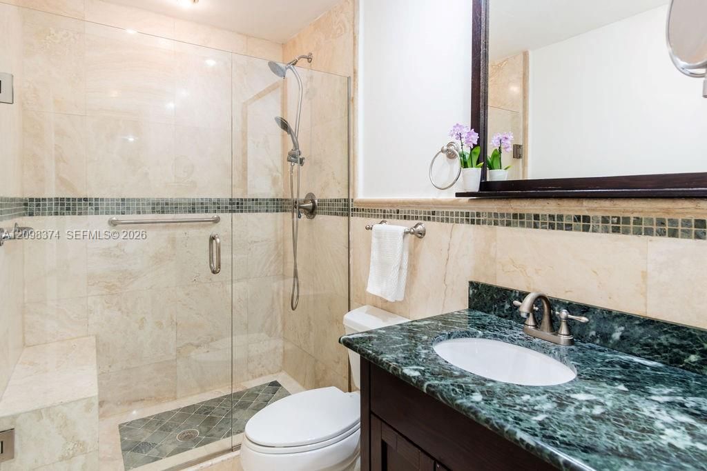 Main Bedroom Bathroom