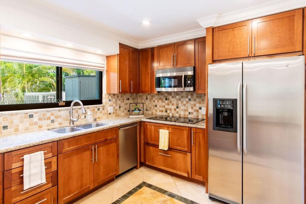 На продажу: $620,000 (3 спален, 2 ванн, 1535 Квадратных фут)