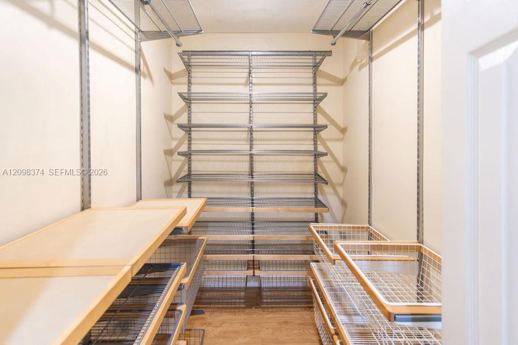 Main Bedroom Walk in closet
