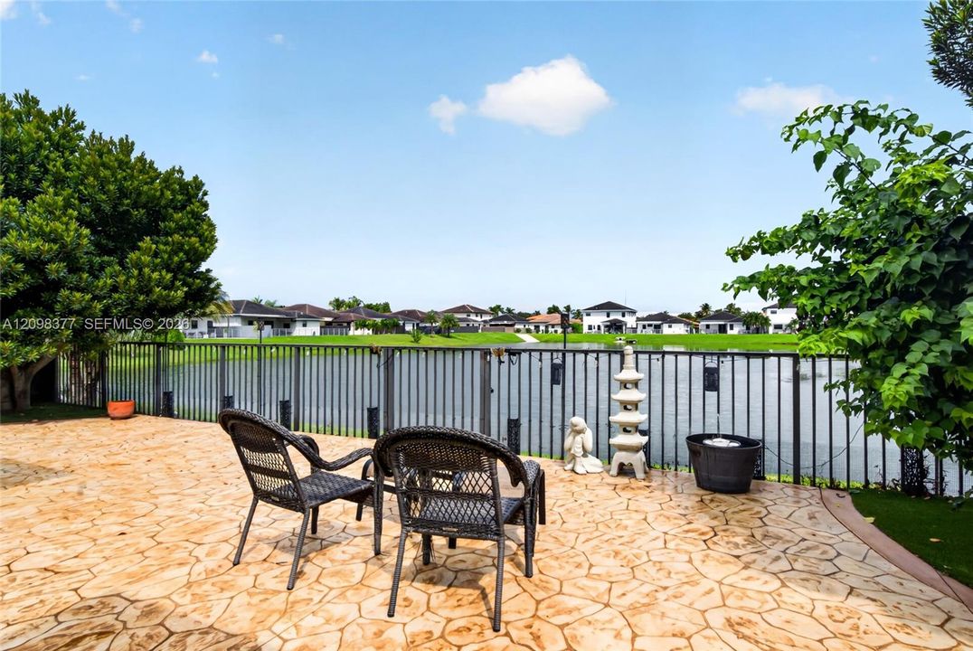 For Sale: $875,000 (4 beds, 3 baths, 2085 Square Feet)