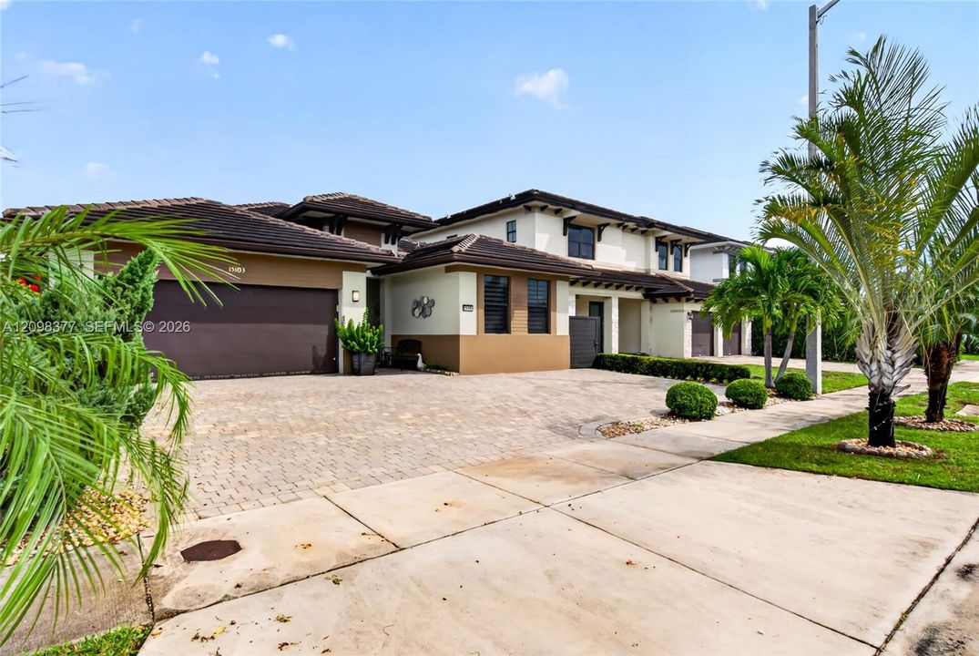For Sale: $875,000 (4 beds, 3 baths, 2085 Square Feet)