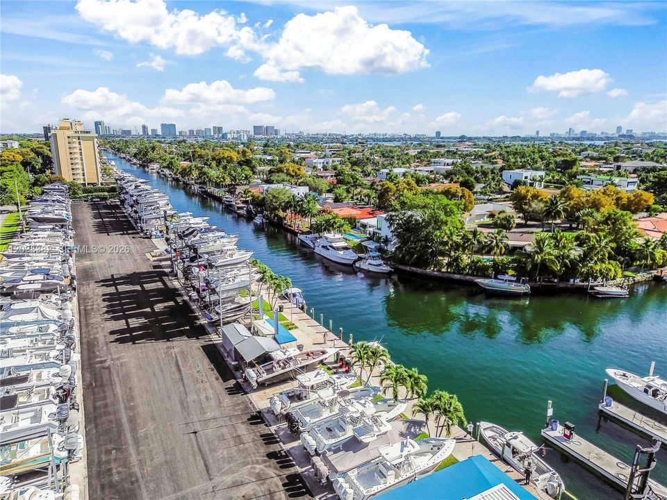На продажу: $875,000 (4 спален, 3 ванн, 2481 Квадратных фут)