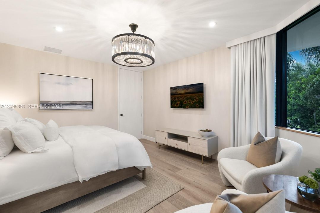 For Sale: $8,900,000 (6 beds, 7 baths, 10636 Square Feet)