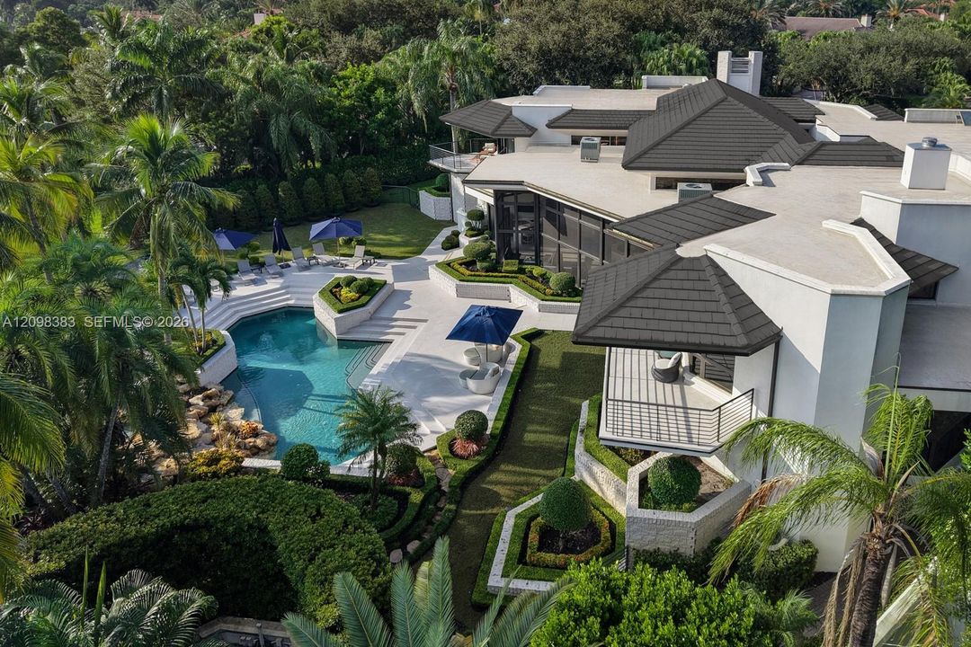 professionally landscaped estate Weston Florida