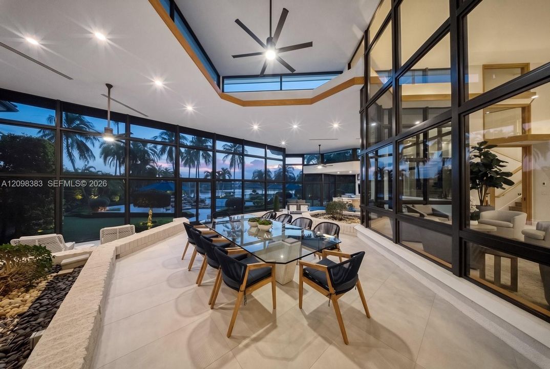 For Sale: $8,900,000 (6 beds, 7 baths, 10636 Square Feet)