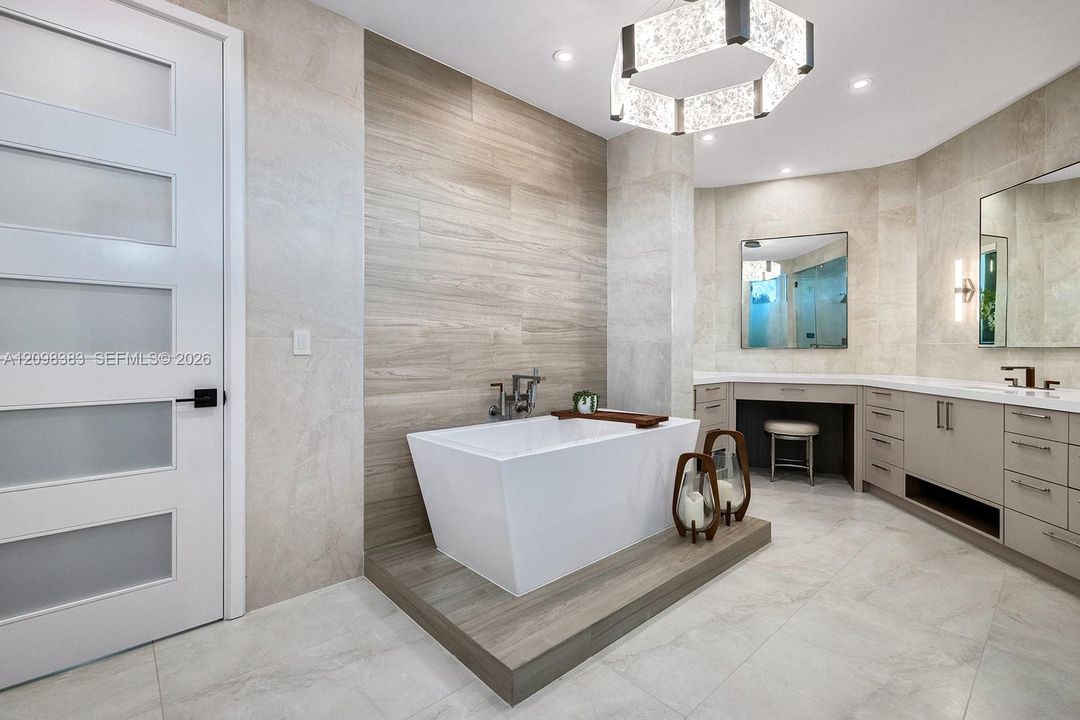 For Sale: $8,900,000 (6 beds, 7 baths, 10636 Square Feet)