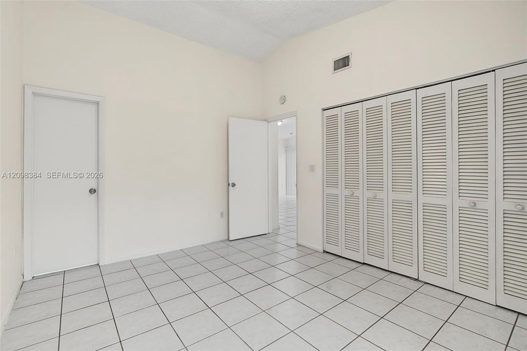 En Venta: $259,000 (2 camas, 2 baños, 847 Pies cuadrados)