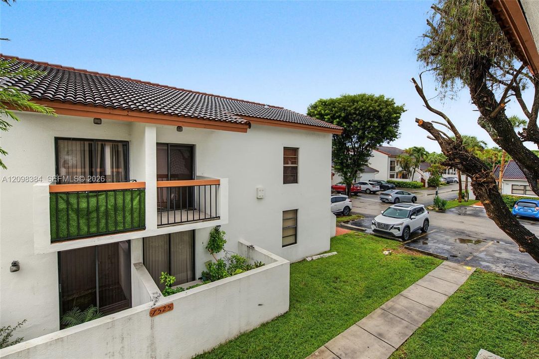En Venta: $259,000 (2 camas, 2 baños, 847 Pies cuadrados)