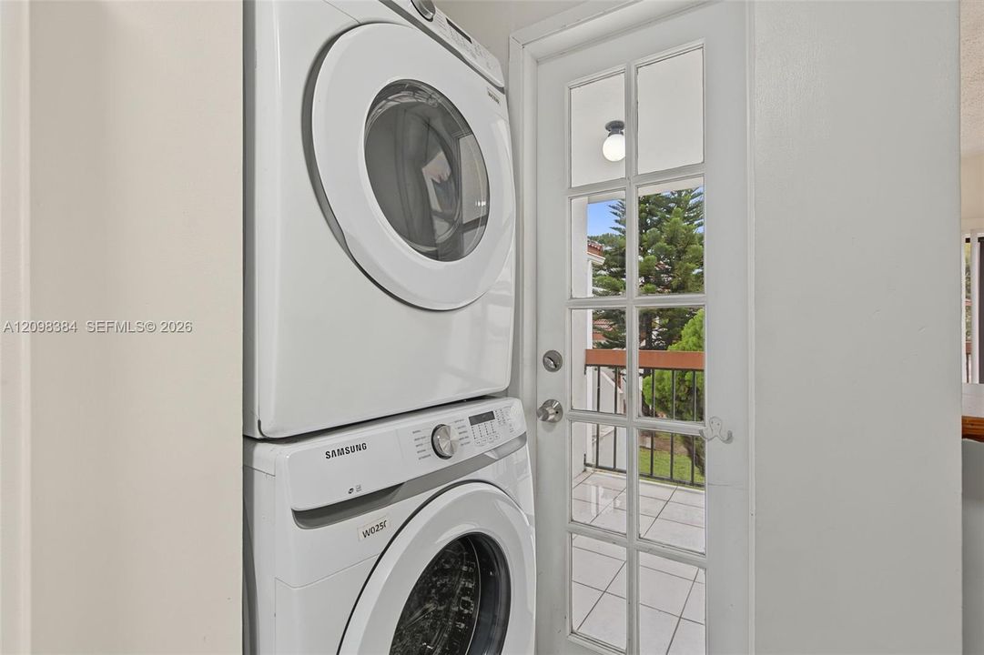 En Venta: $259,000 (2 camas, 2 baños, 847 Pies cuadrados)