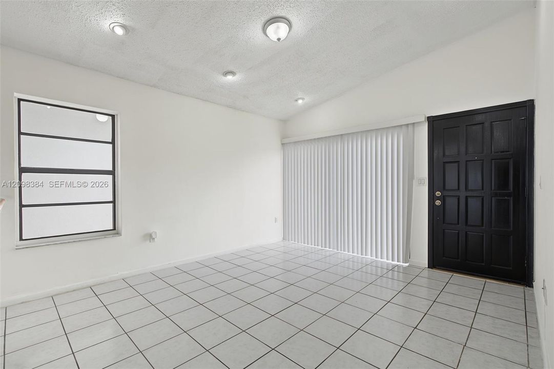 En Venta: $259,000 (2 camas, 2 baños, 847 Pies cuadrados)