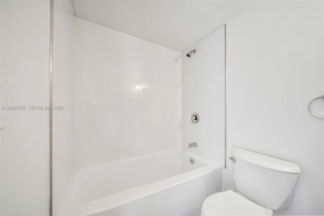 For Sale: $335,000 (3 beds, 2 baths, 1011 Square Feet)
