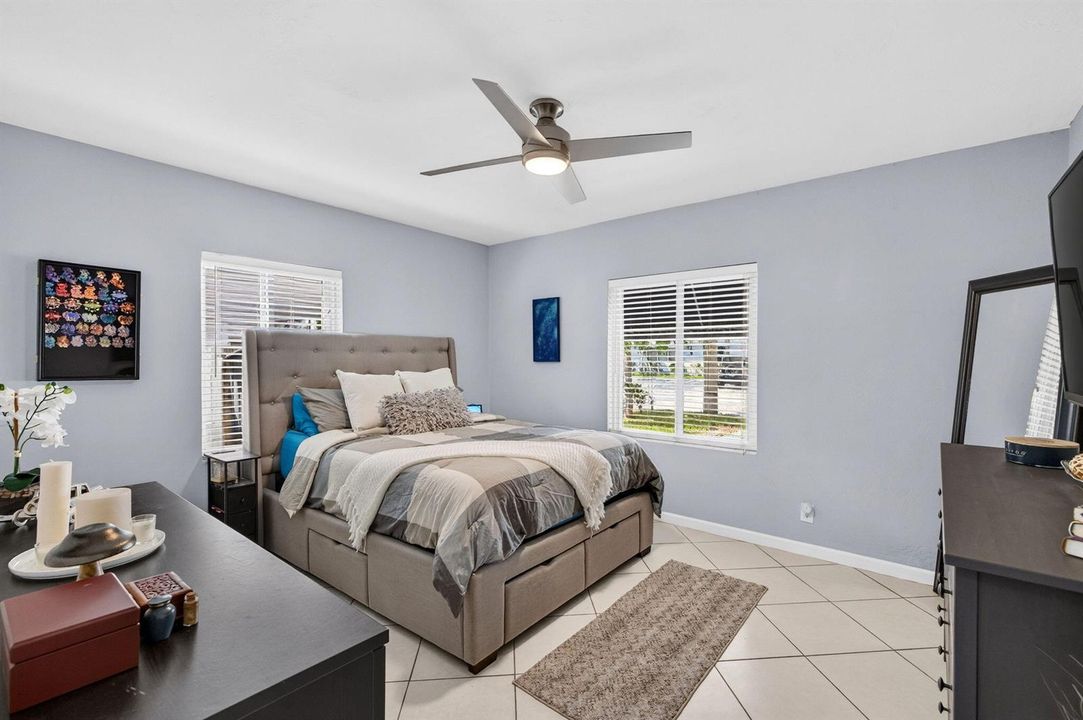 22 Main House Bedroom