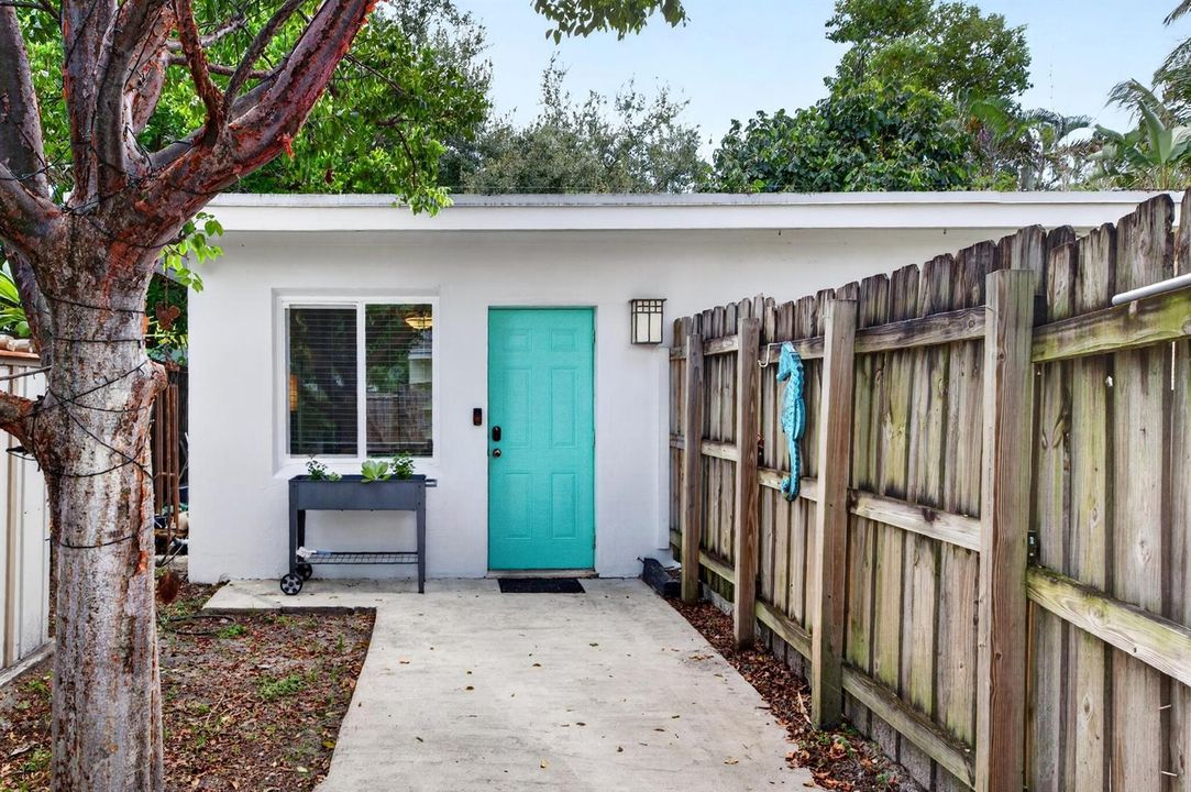 5 Guest House