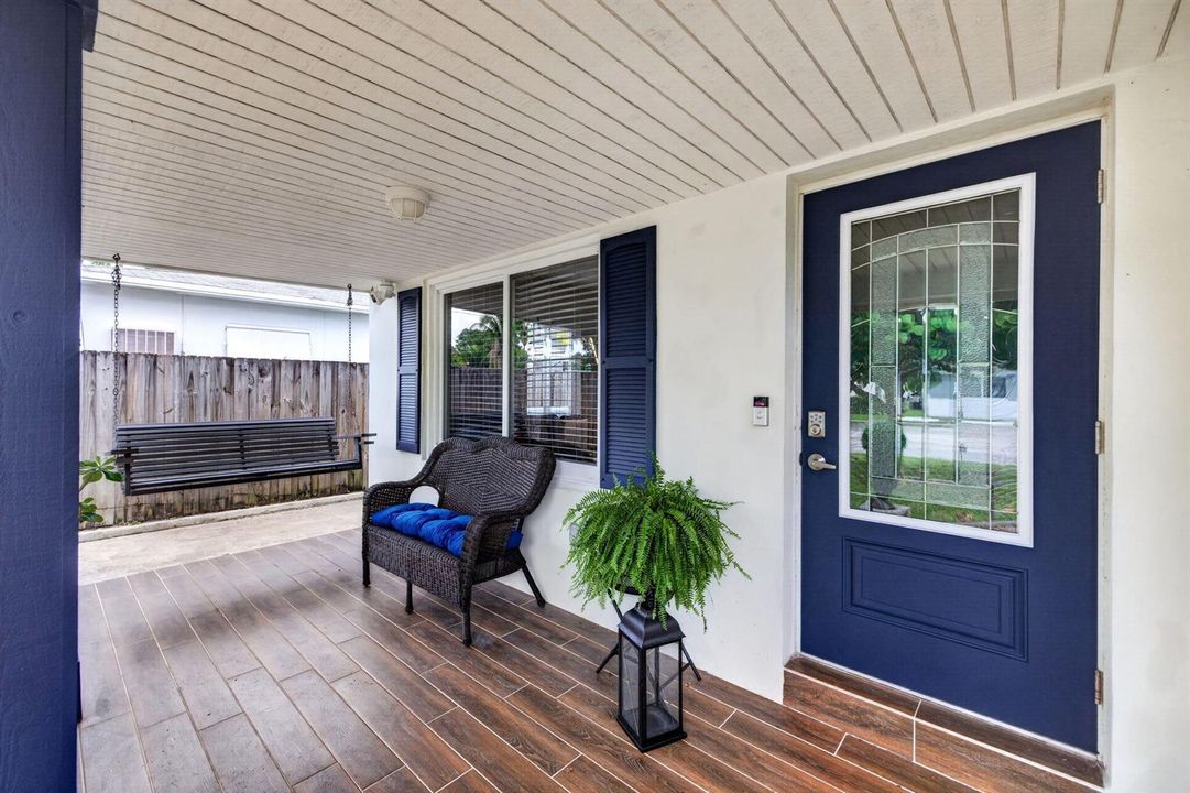 10 Main House Covered Porch