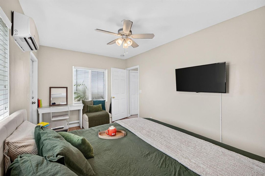 45 Guest House Bedroom