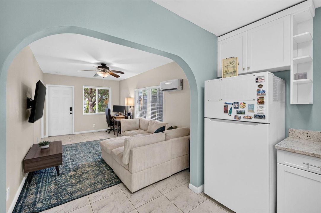 37 Guest House Living Kitchen