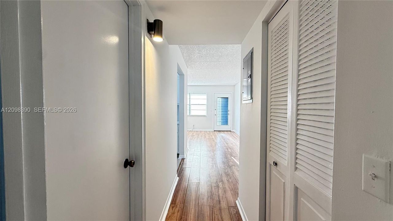 For Rent: $1,490 (1 beds, 1 baths, 685 Square Feet)