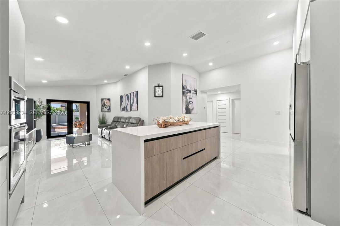 En Venta: $849,500 (4 camas, 3 baños, 2082 Pies cuadrados)