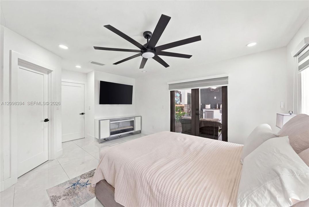 En Venta: $849,500 (4 camas, 3 baños, 2082 Pies cuadrados)