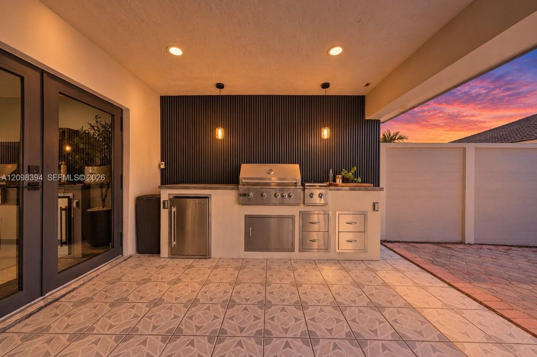 En Venta: $849,500 (4 camas, 3 baños, 2082 Pies cuadrados)