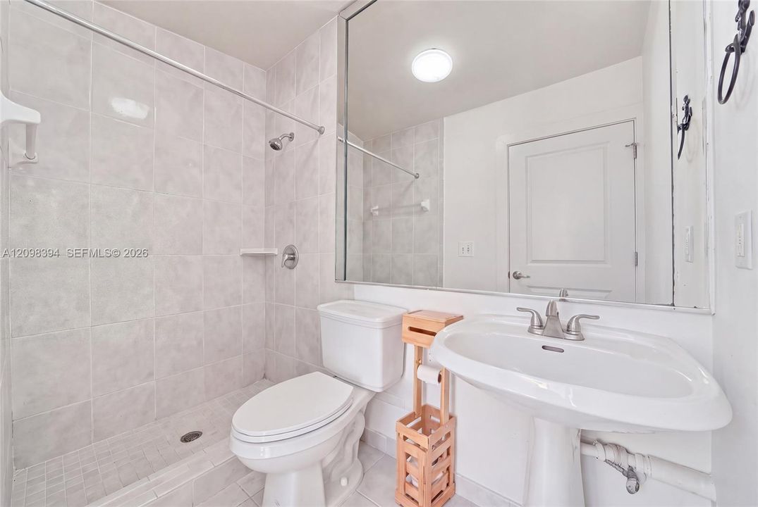 En Venta: $849,500 (4 camas, 3 baños, 2082 Pies cuadrados)