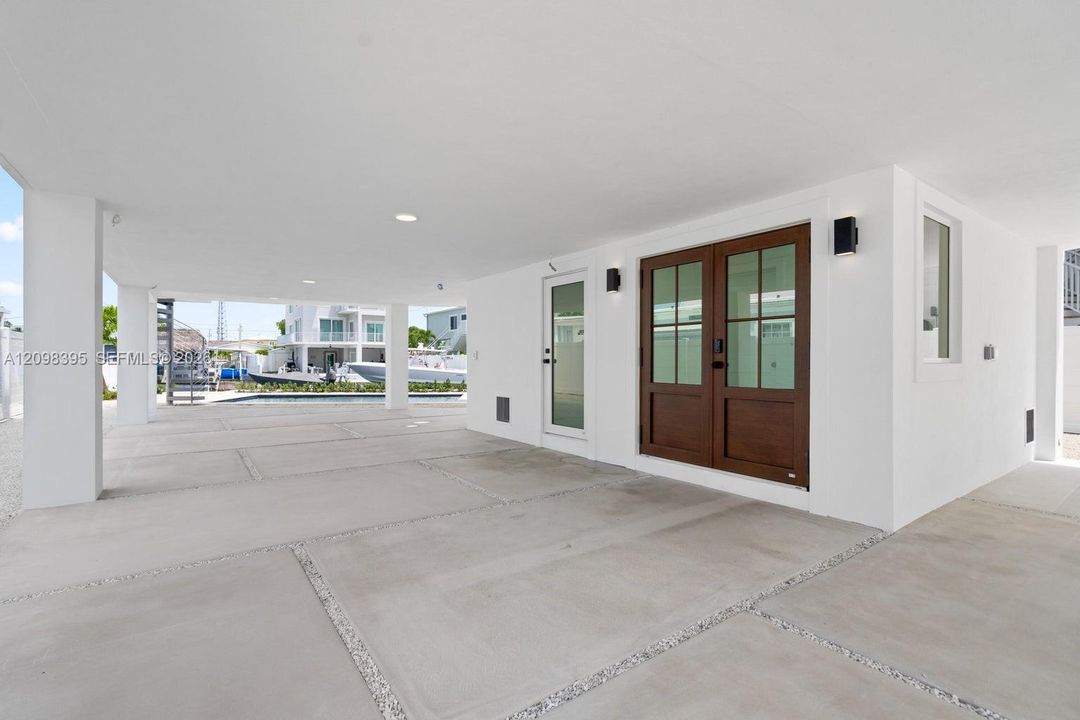 For Sale: $3,995,000 (4 beds, 4 baths, 2952 Square Feet)