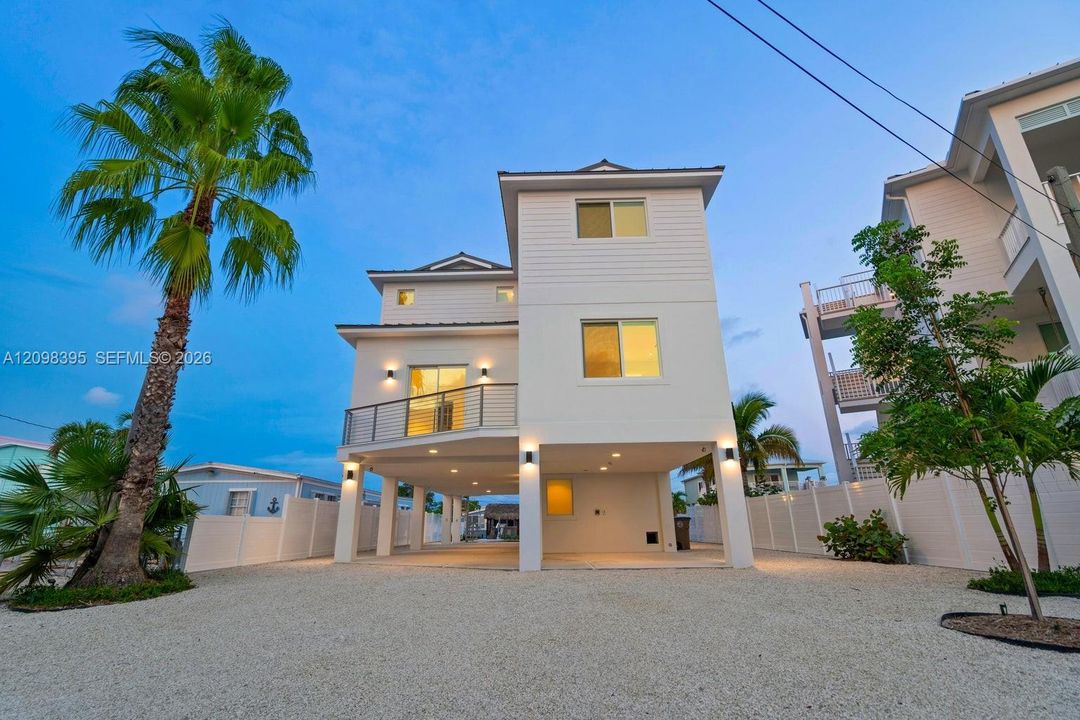 For Sale: $3,995,000 (4 beds, 4 baths, 2952 Square Feet)