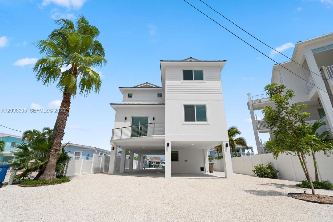 For Sale: $3,995,000 (4 beds, 4 baths, 2952 Square Feet)