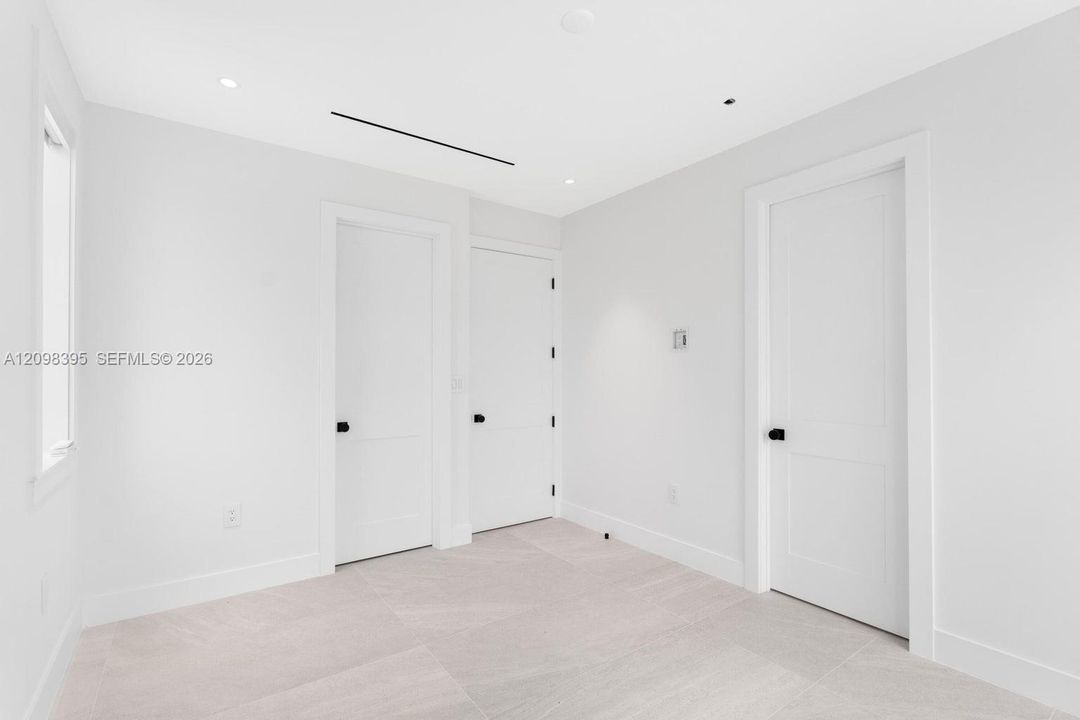 For Sale: $3,995,000 (4 beds, 4 baths, 2952 Square Feet)
