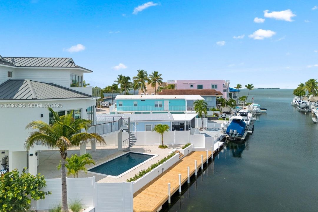 For Sale: $3,995,000 (4 beds, 4 baths, 2952 Square Feet)