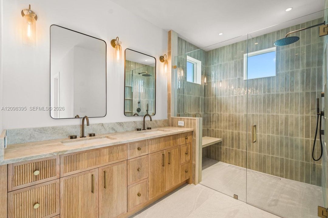 For Sale: $3,995,000 (4 beds, 4 baths, 2952 Square Feet)