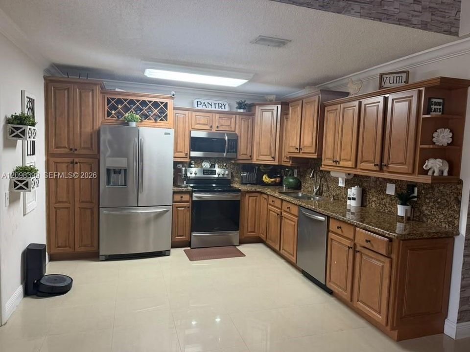En Venta: $549,900 (3 camas, 2 baños, 1336 Pies cuadrados)