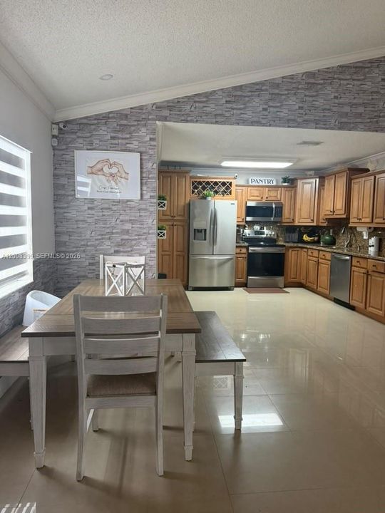 En Venta: $549,900 (3 camas, 2 baños, 1336 Pies cuadrados)