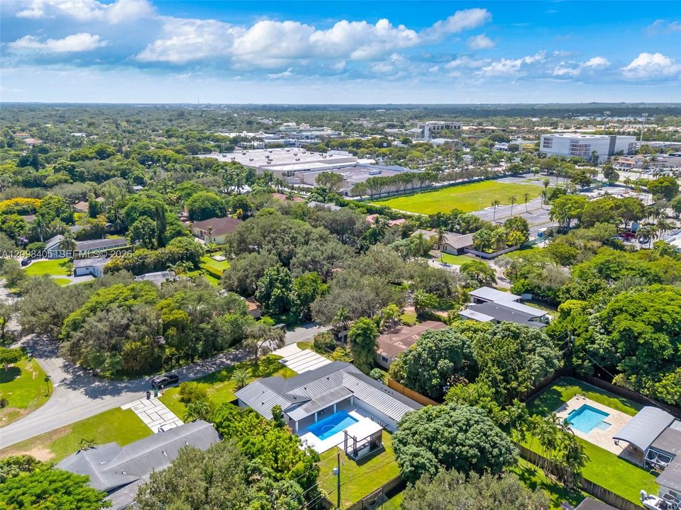 For Sale: $1,985,000 (5 beds, 4 baths, 2307 Square Feet)
