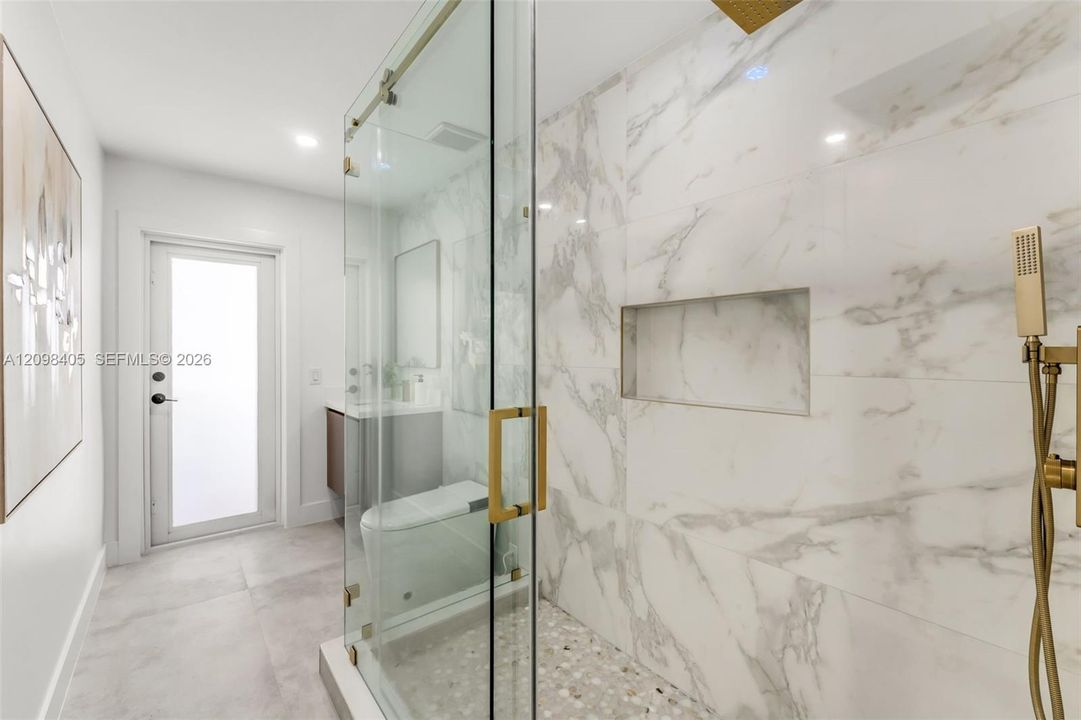 For Sale: $1,985,000 (5 beds, 4 baths, 2307 Square Feet)