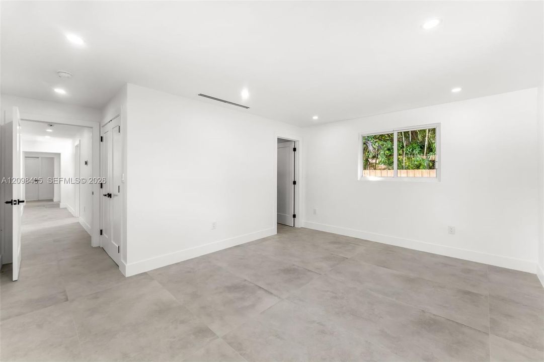 For Sale: $1,985,000 (5 beds, 4 baths, 2307 Square Feet)