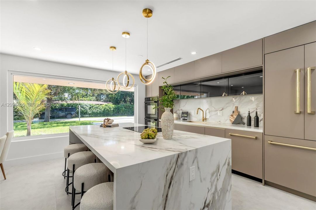 For Sale: $1,985,000 (5 beds, 4 baths, 2307 Square Feet)