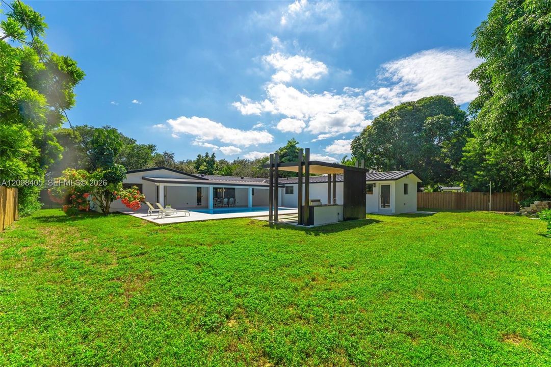 For Sale: $1,985,000 (5 beds, 4 baths, 2307 Square Feet)