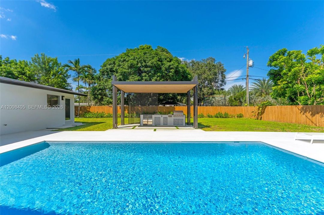 For Sale: $1,985,000 (5 beds, 4 baths, 2307 Square Feet)