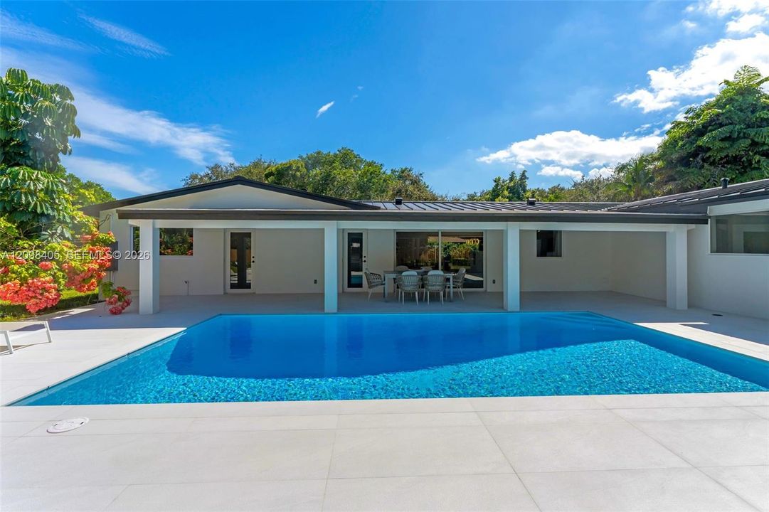 For Sale: $1,985,000 (5 beds, 4 baths, 2307 Square Feet)