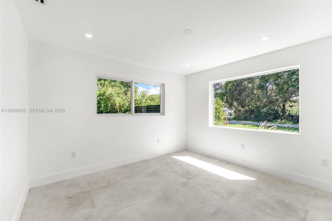 For Sale: $1,985,000 (5 beds, 4 baths, 2307 Square Feet)