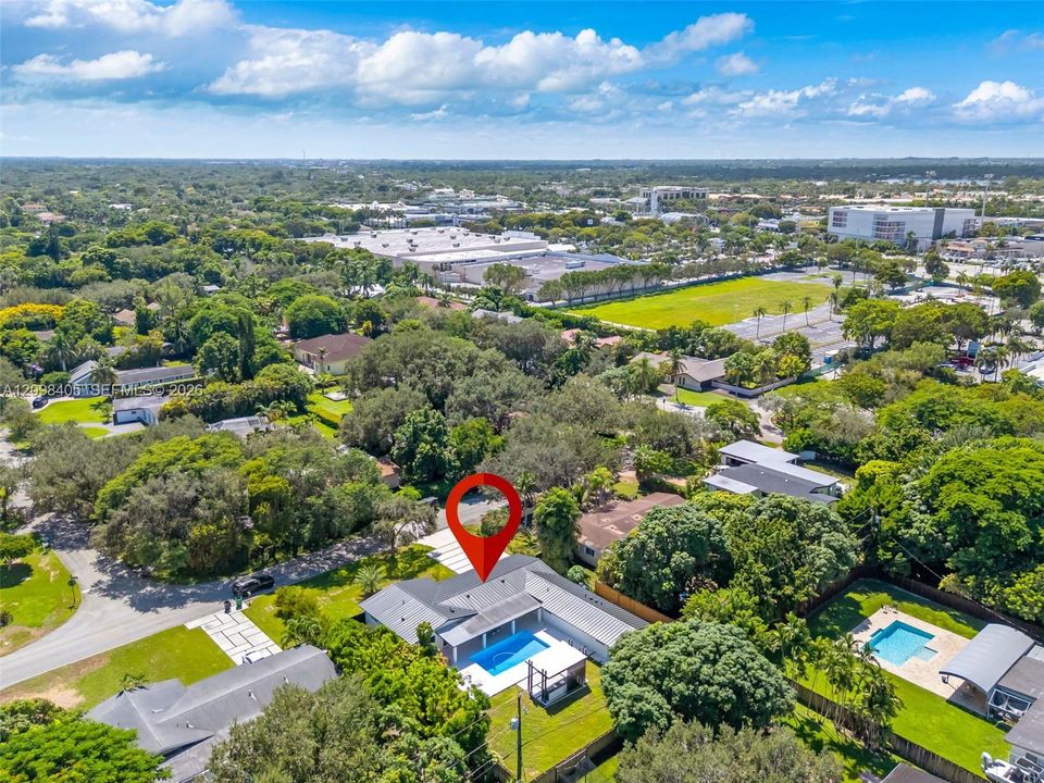 For Sale: $1,985,000 (5 beds, 4 baths, 2307 Square Feet)